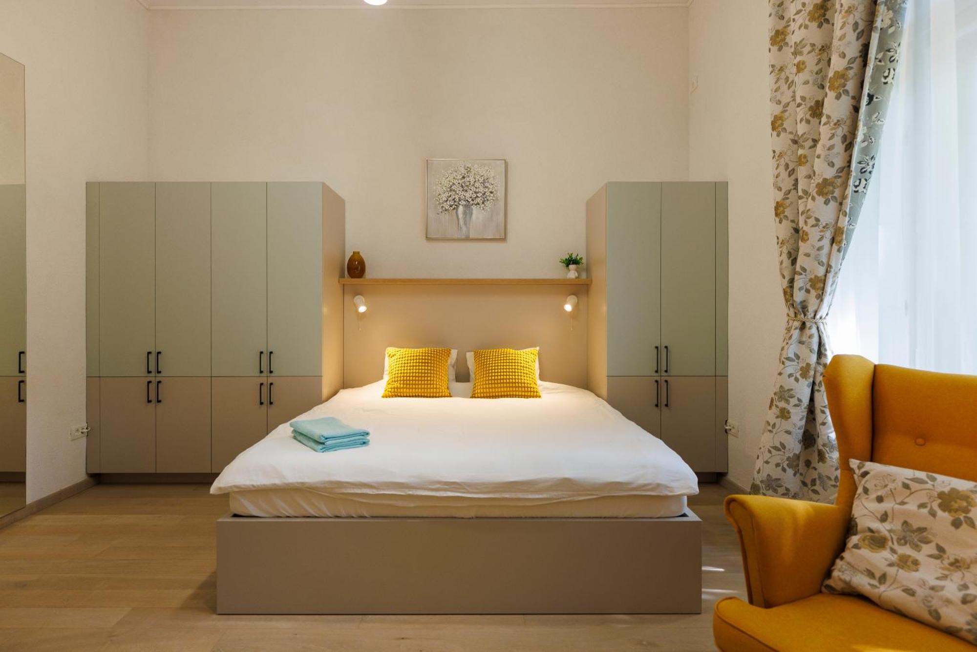 Victoriei Square Apartment Тимишоара Экстерьер фото